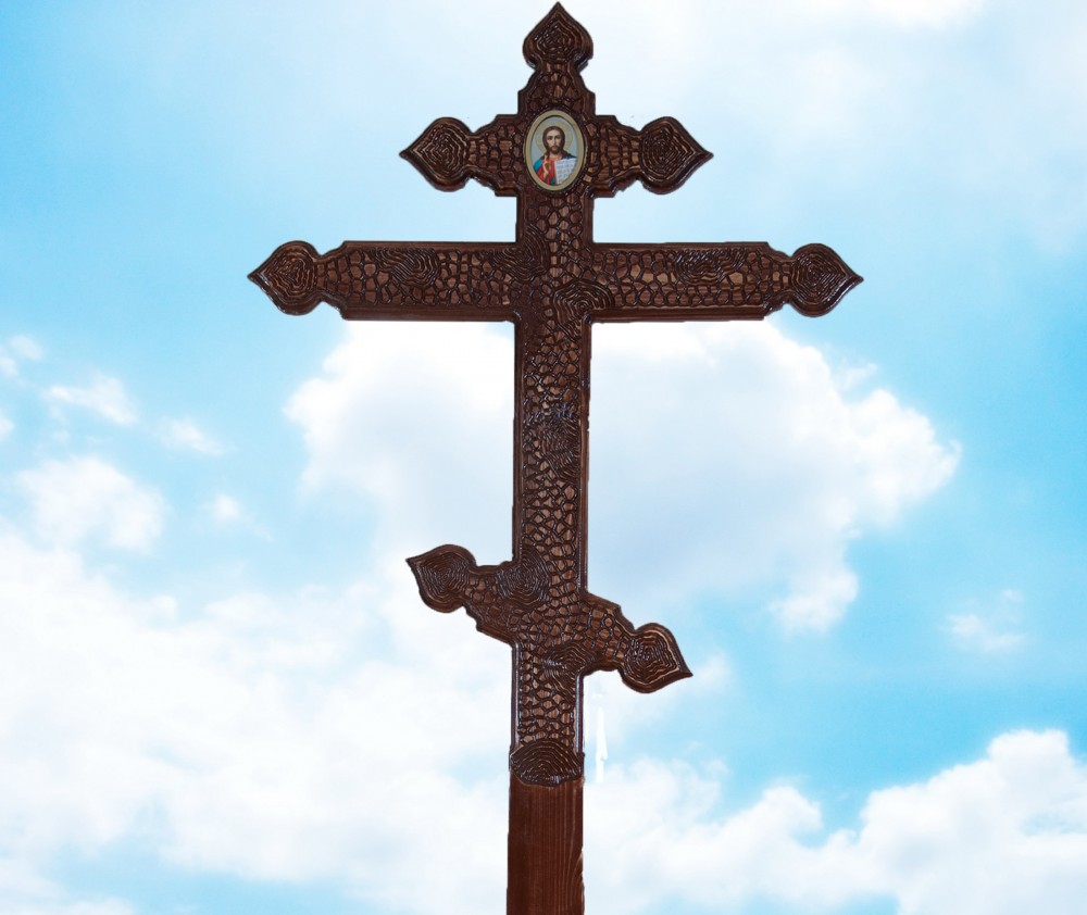 крест деревянный "Сердечки с листьями и гравировкой" (сосна)